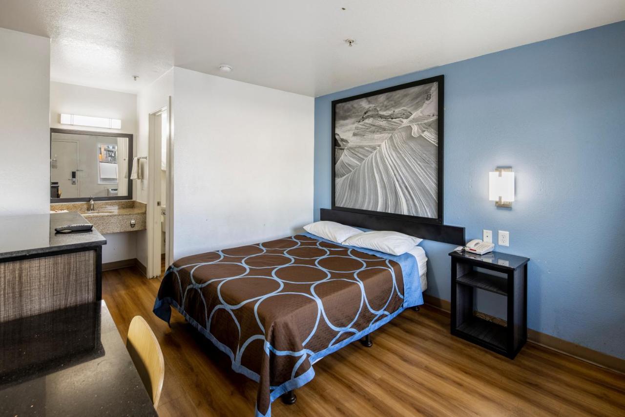 Super 8 By Wyndham Phoenix West エクステリア 写真